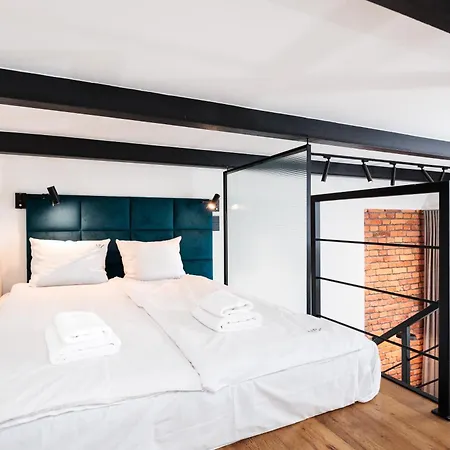 Cozy Mezzanine - Old Town - By Upstairs