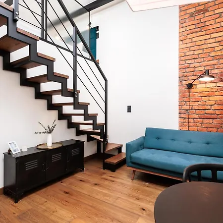 Cozy Mezzanine - Old Town - By Upstairs
